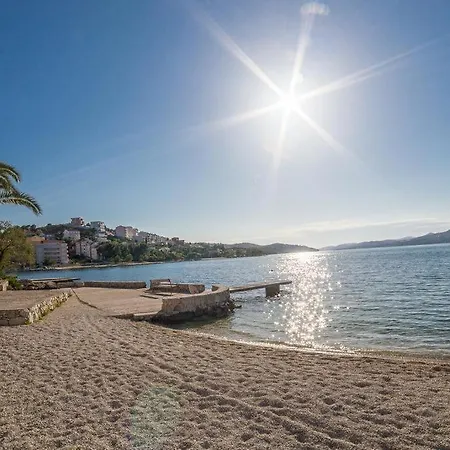 Marina Διαμέρισμα Τρογκίρ