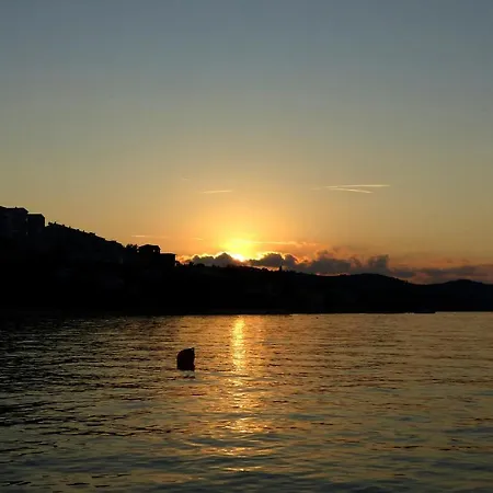 Marina Διαμέρισμα Τρογκίρ