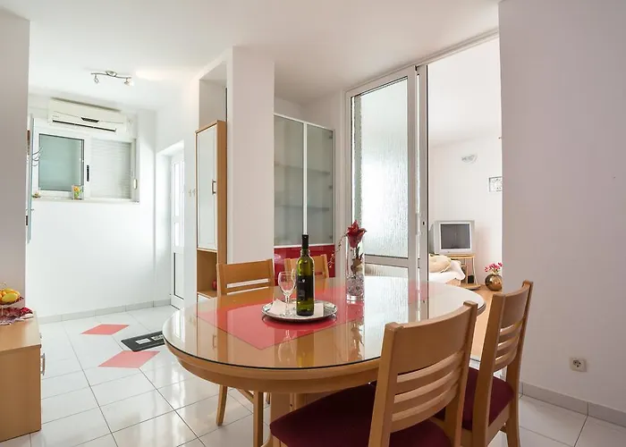 Marina Apartment *