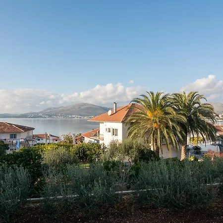 Marina Apartment *