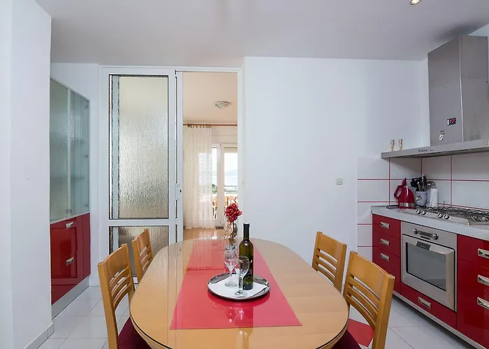 Apartament Marina *